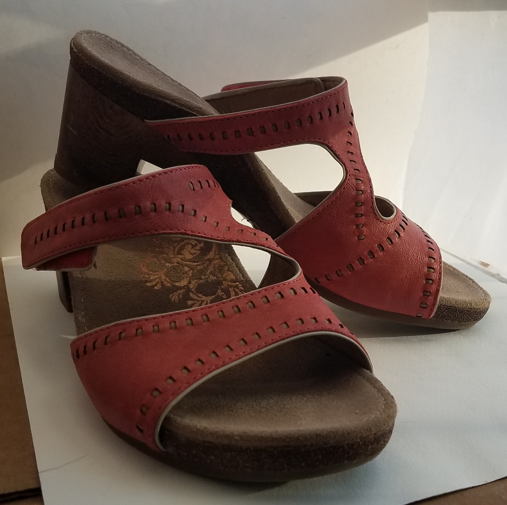 Aetrex sandles, US size 9.5. UK size 7.5